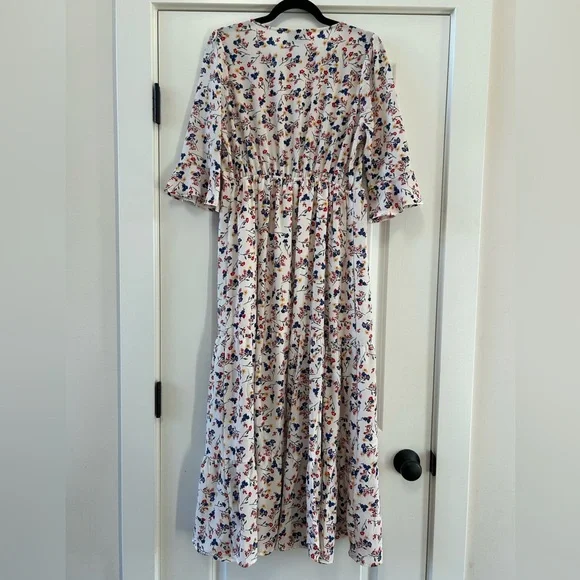 Hayden Los Angeles Floral Tiered Maxi Dress Boho V-Neck Flutter Sleeve Sz M - Picture 6 of 6
